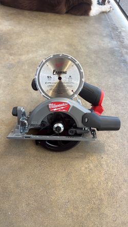 Milwaukee  M12 FUEL Cordless Circular Saw5 3/8