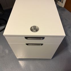Filing Cabinet With Lock