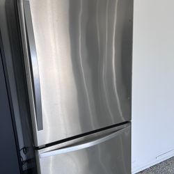 Whirlpool Stainless Steel Refrigerator 