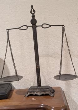 Scale of Justice Iron Decor