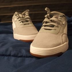 Puma. Sneakers.   Size. 10. 