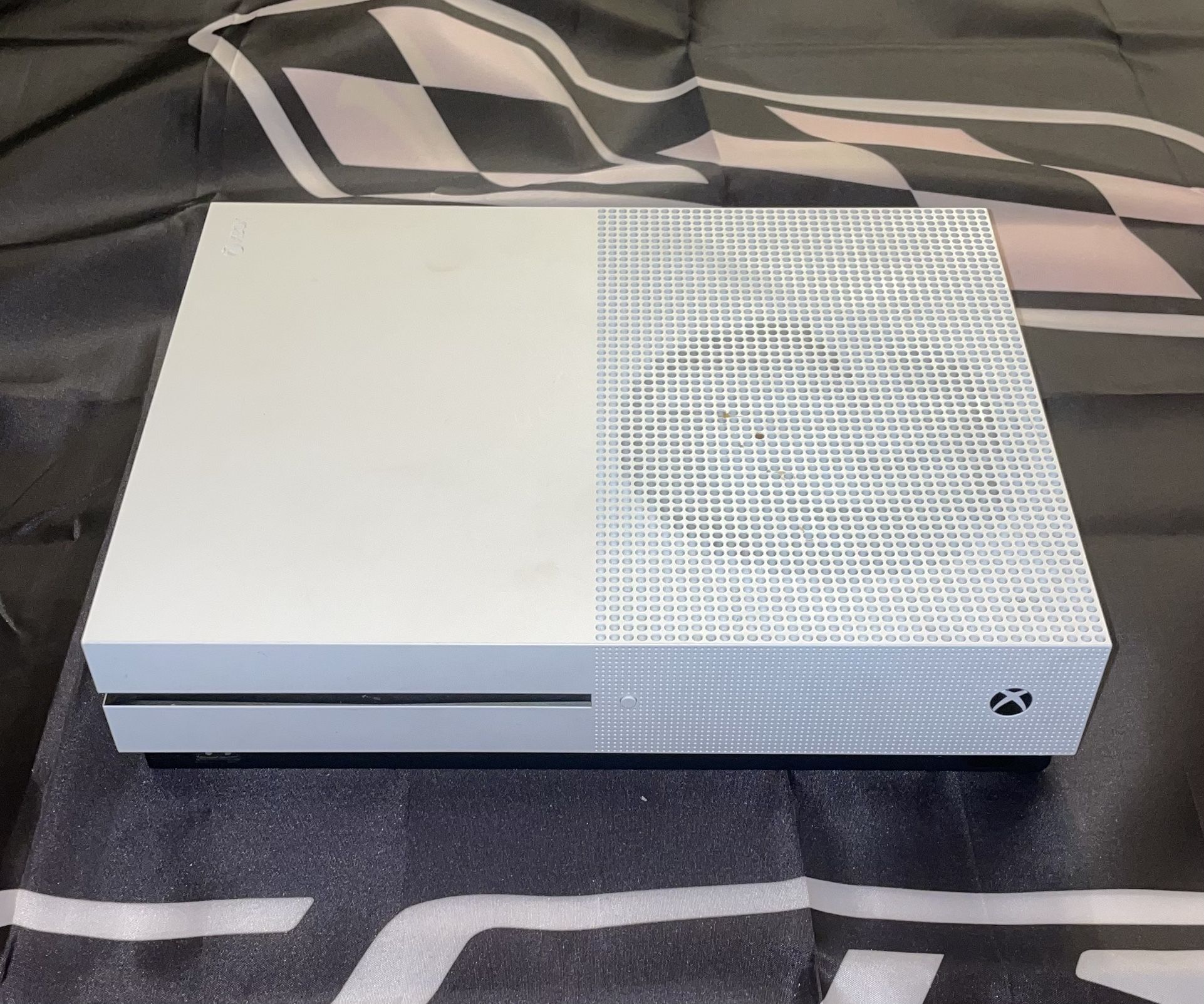 Xbox One S