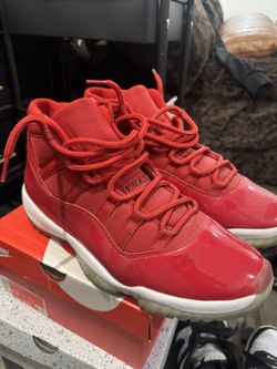 Retro Jordan 11 Red