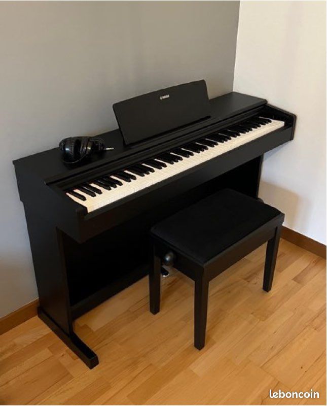 Yamaha Arius ydp-144 Digital Piano 