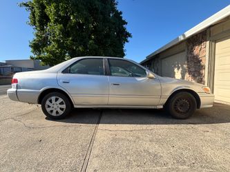 2000 Toyota Camry