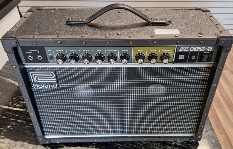 ROLAND AMP JC-40