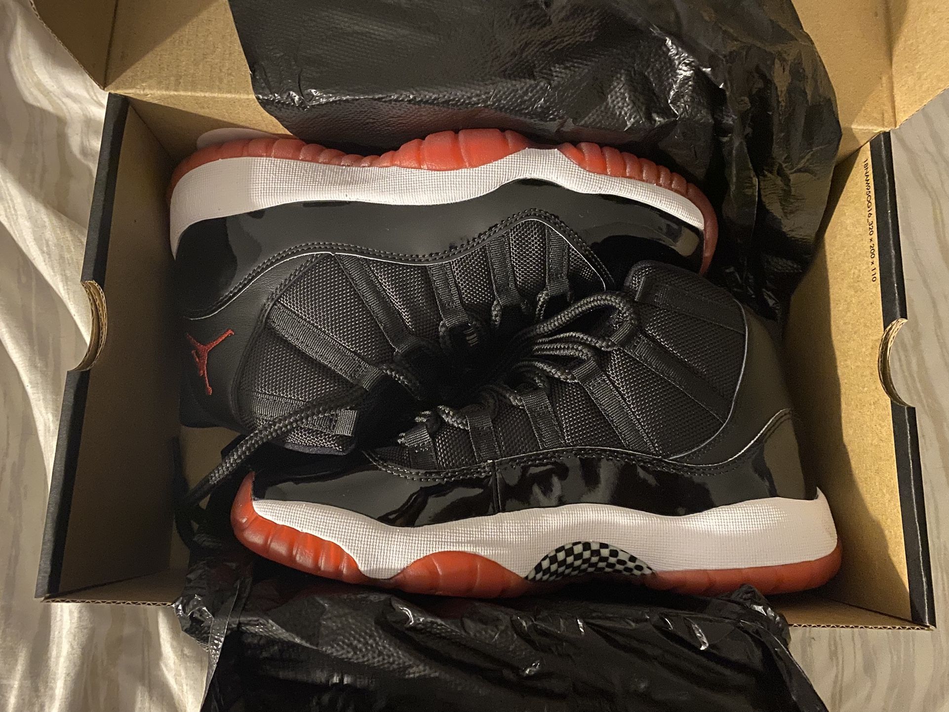 Air Jordan 11 Retro (gs)- Size 6.5y
