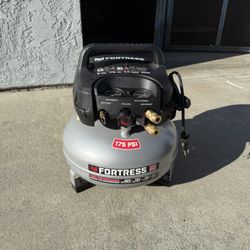 Fortress 6 Gallon Air Compressor 