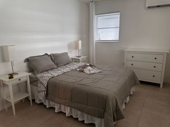 White Bedroom Set (Includes Mattress) QUEEN