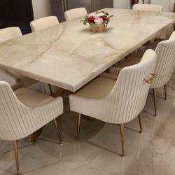 Quartz Table