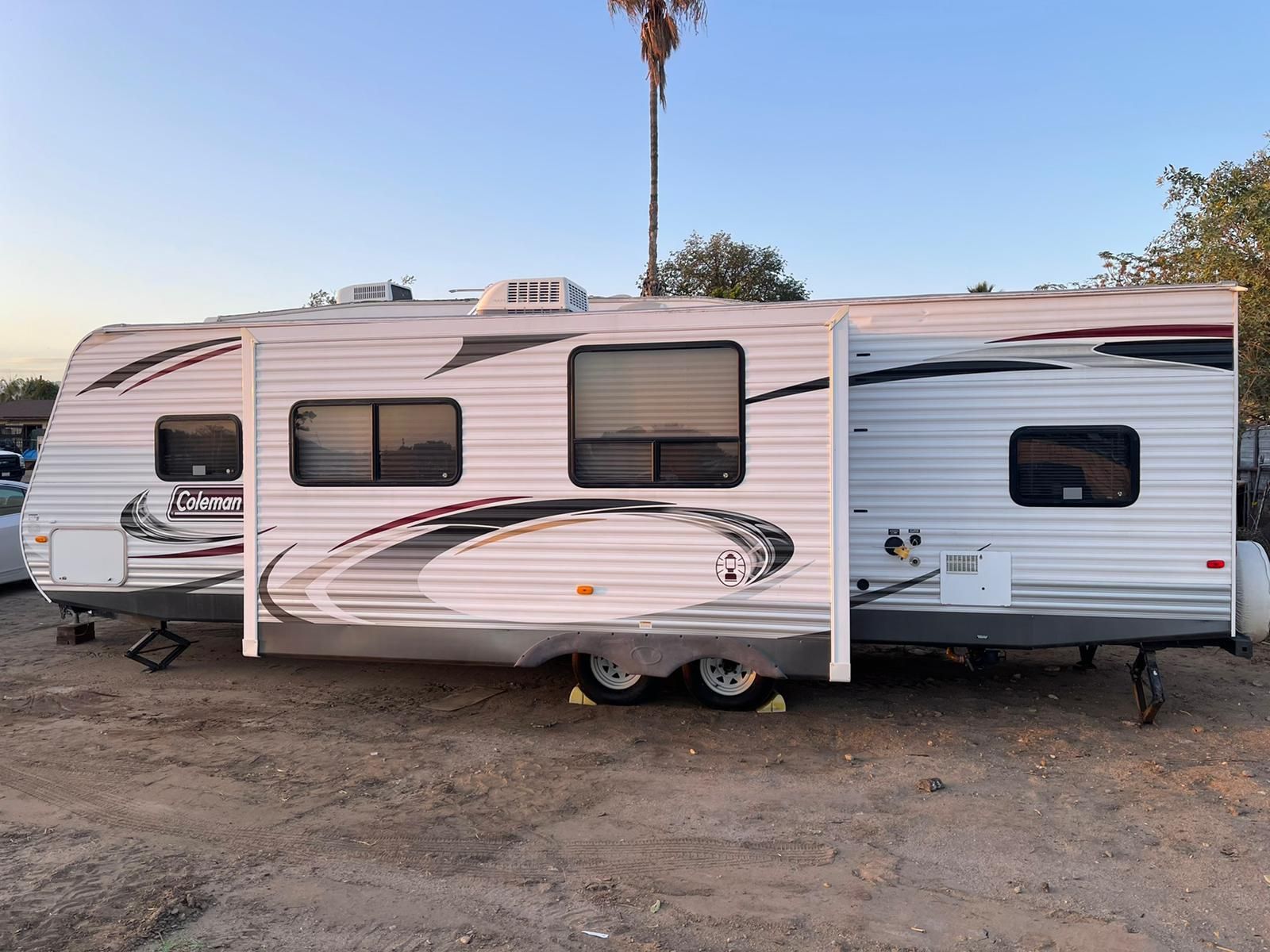 2013 Dutchmen Coleman Travel Trailer / Bumper Pull / Rv for Sale in Rialto, CA OfferUp