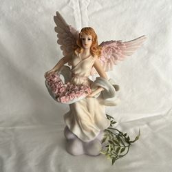 🪽 Seraphim “Giving Spirit” Angel Figurine (9”)