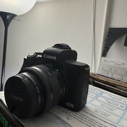 Canon M50 Mirrorless Camera 
