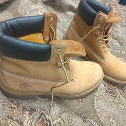Used Timberlands M'8