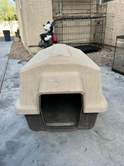 Petmate Plastic Dog House – Indoor/Outdoor – $20