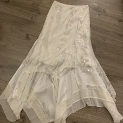Like NEW Gorgeous Unique White Skirt - Medium