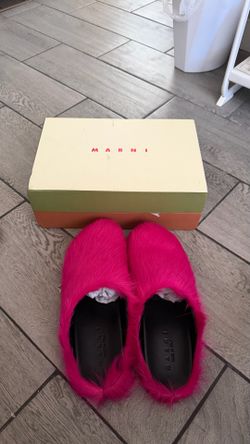 PINK MARNI SLIDES ( PRICE NEGOTIABLE )