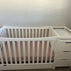 Graco Remi 4-In-1 Convertible Crib & Changer With Drawer (White) – GREENGUARD Gold Certified, Crib And Changing-Table Combo, Includes Changing Pad, Co