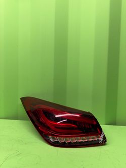 2020 2021 2022 2023 MERCEDES-BENZ CLA250 CLA35 CLA45 Left Drive Side Quarter Panel / Outer Tail Light OEM A1189067900