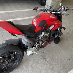 2022 Ducati Sfv4
