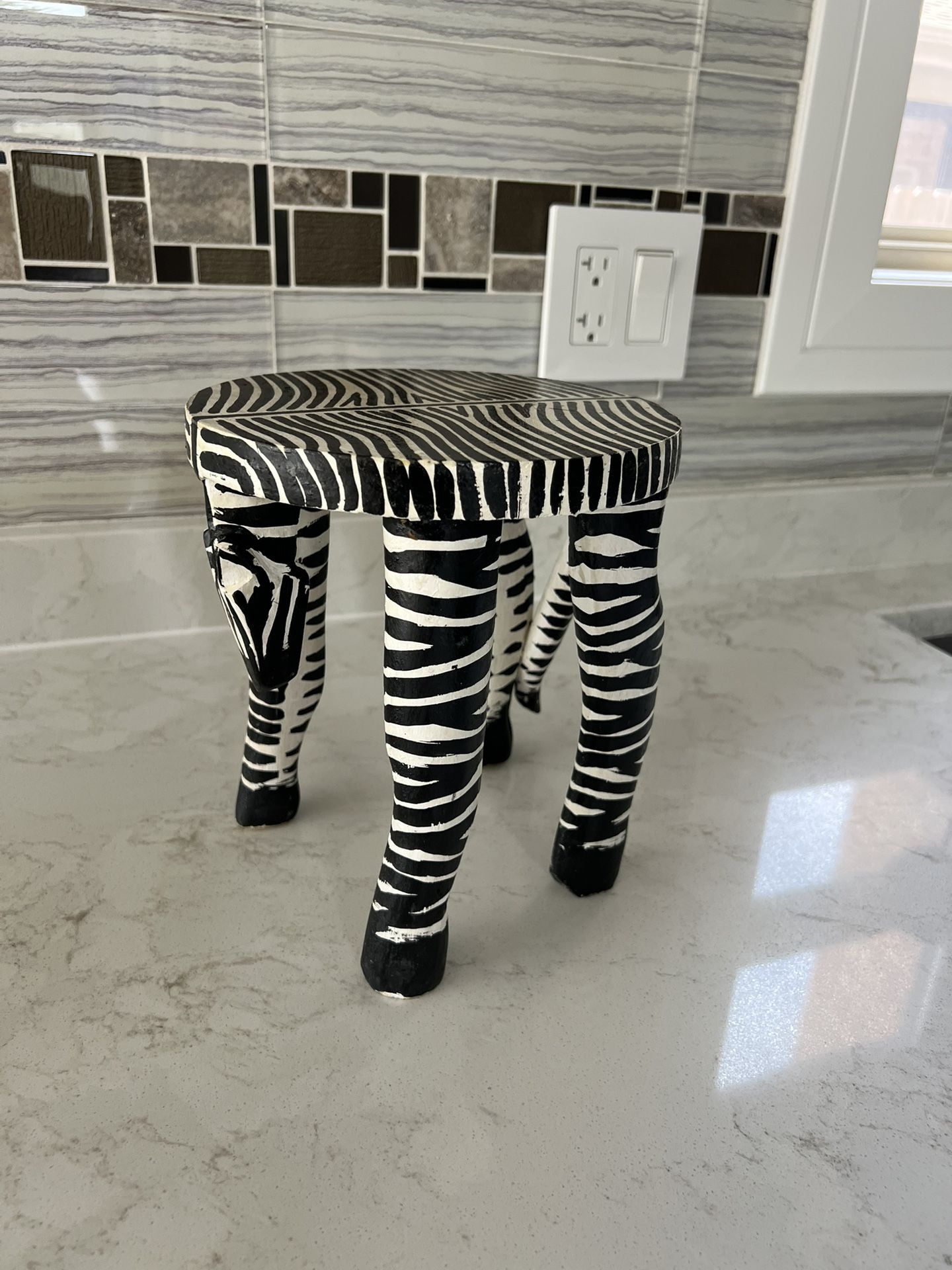 NEW ZEBRA CAKE STAND 