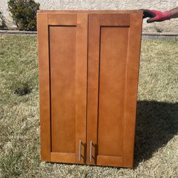 Kitchen Cabinets!!! Full Set Top And Bottom. 