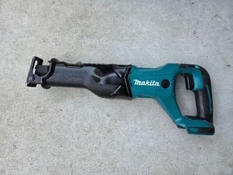 Makita 18V LXT Lithium‑Ion Cordless sawzall Reciprocating Saw (Tool Only)