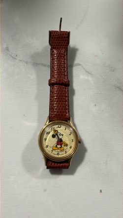 vintage Lorus Disney Mickey Mouse analog wristwatch