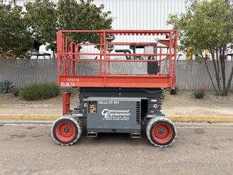 32-Foot Rough Terrain Scissor Lift