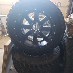 Rines.negros y cromados.