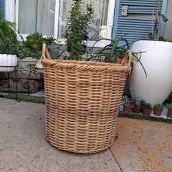  Big Wicker Baskets to pick from