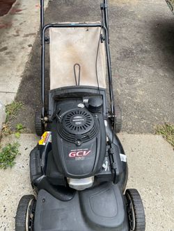 Honda self propelled rear bag lawn mower