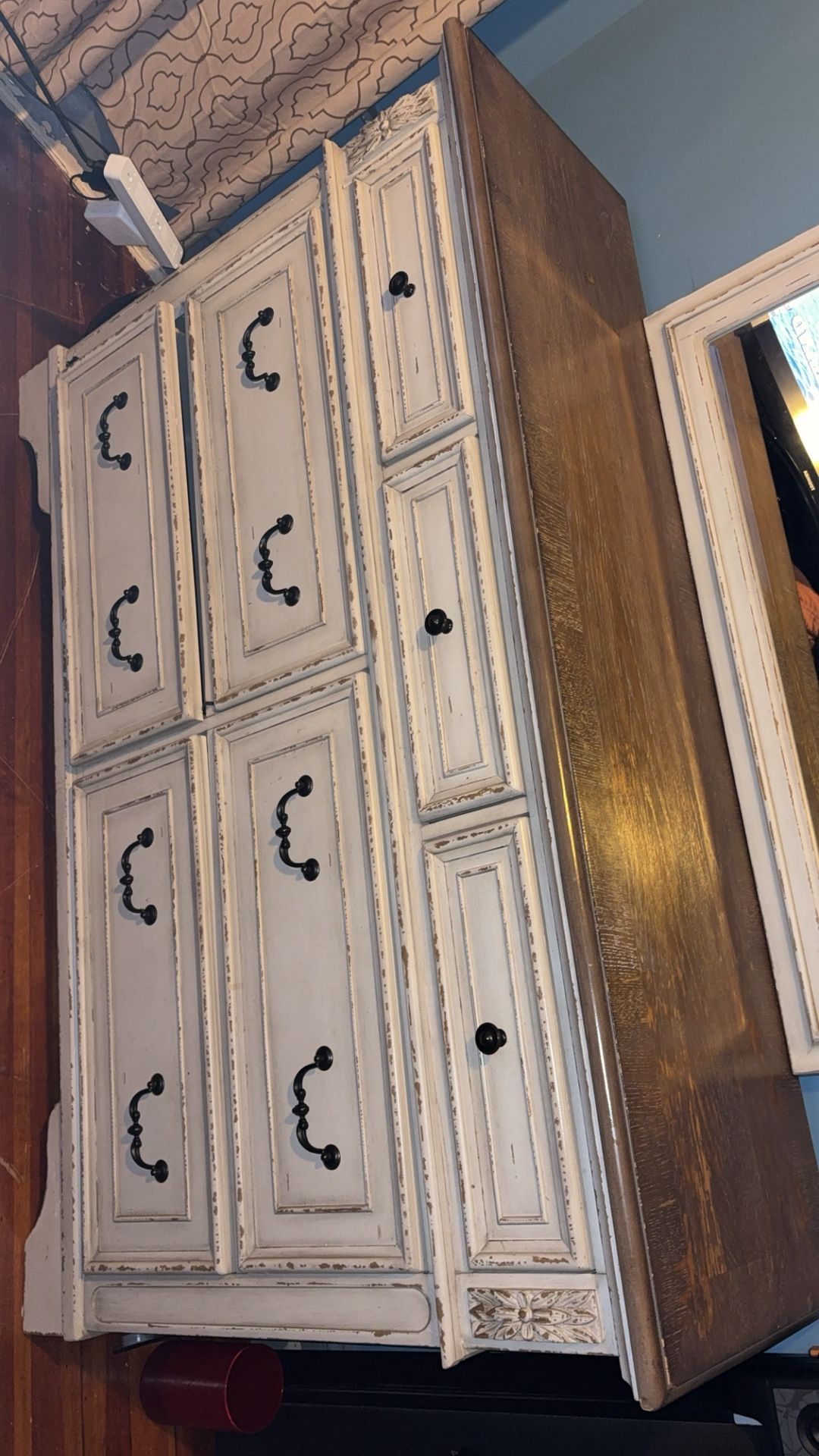7 drawer dresser With Mirror