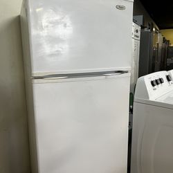 WHIRLPOOL 18 CU FT TOP FREEZER REFRIGERATOR APARTMENT SIZE