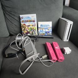 Complete Nintendo Wi HDMI Bundle - Mario party and Wii sports resort tested working