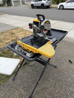 DeWalt Wet Tile Saw with Stand