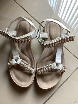 Annie Comfort Size 9