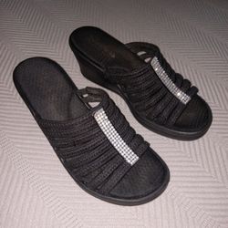 BLACK WEDGE SANDALS WITH RHINESTONES 