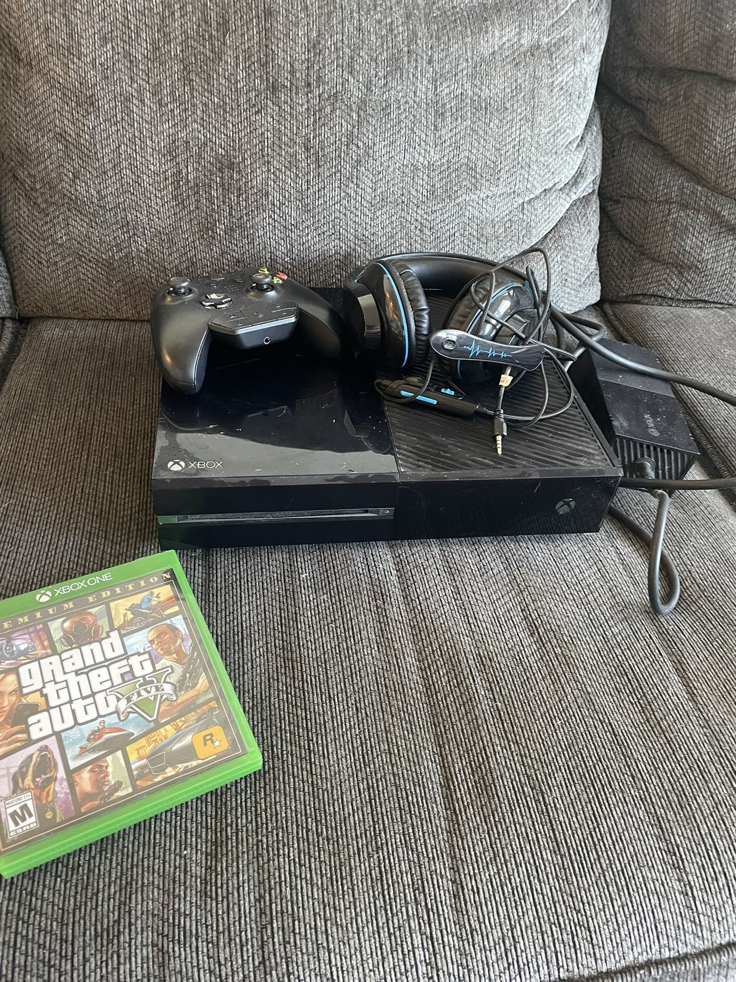 Xbox One, GTA game, Headphone With Built In Mic.  & Controller 