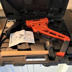 Hardwood Floor Installer