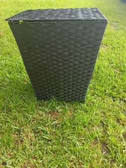 Laundry basket / Storage