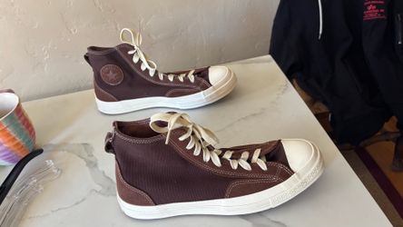 Converse Chuck 70 High size 10.5 "Final Club" sneakers in the Dark Root/Egret colorway.