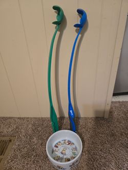 Chuck-its and dog bowl