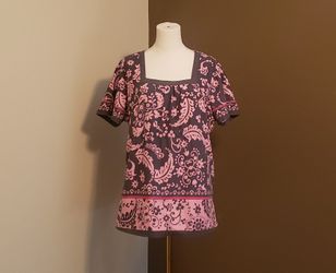 Like NEW Women's Large Scrub Top Paisley w/ Pockets