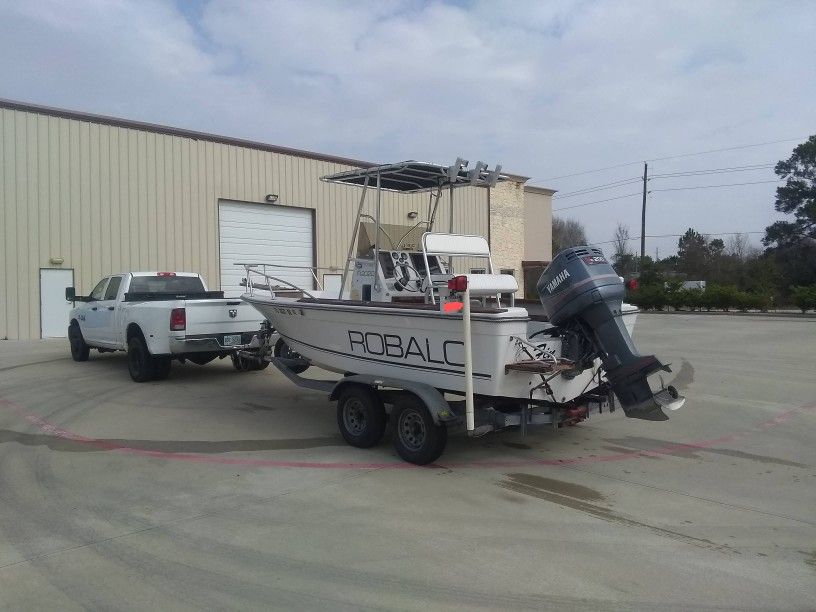 20' Robalo Center Console Fishing Boat