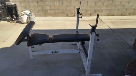 Weight bench/incline/decline/military press/curl station