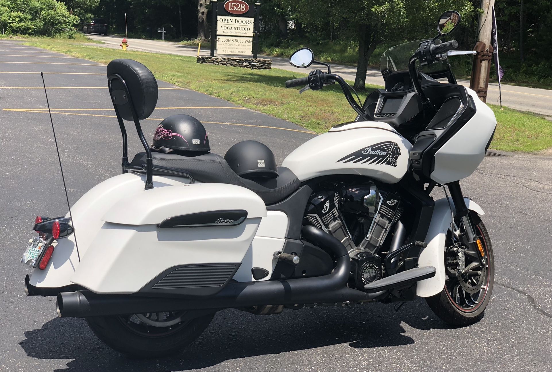 2020 Challenger Dark Horse, White