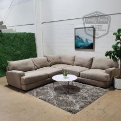 🛋️Oversized Beige Sectional Sofa(Delivery Available!! )