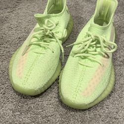Yeezy Boost 350 V2 Glow Men Size 9