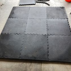 Interlocking Foam Mat Squares 